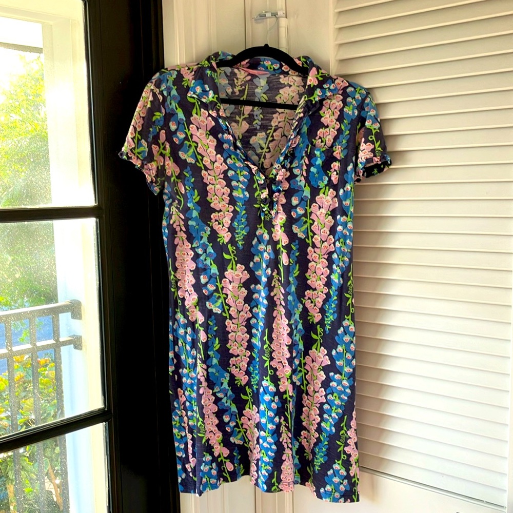 Lilly Pulitzer v-neck t-shirt dress.